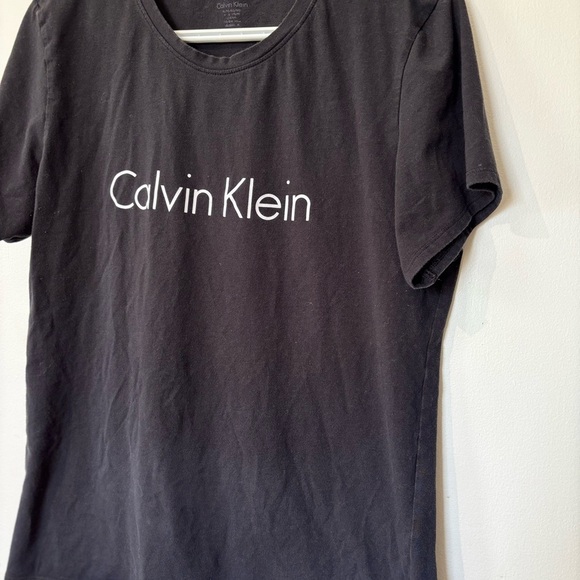 🎉4/30$🎉 Calvin Klein Black Logo T-Shirt - Size XL - Picture 3 of 4